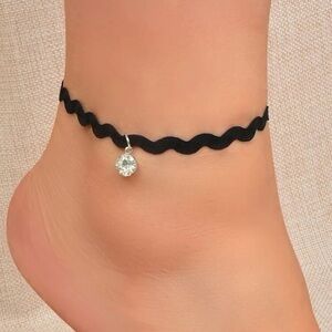 Rhinestone Charm Anklet Wavy Black